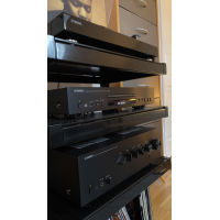 Yamaha CD S303 svart