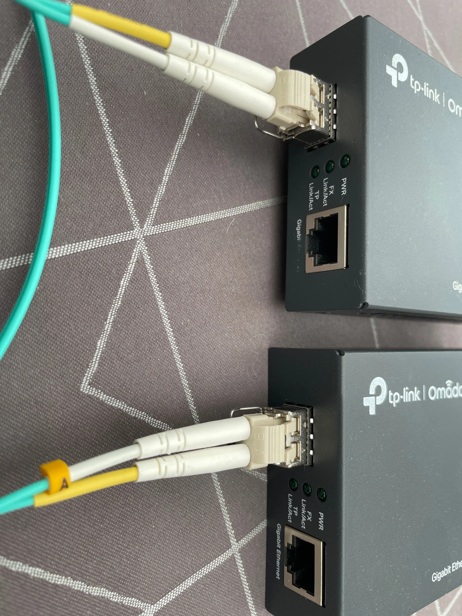 Cisco Catalyst 2960 N&auml;tverksswitch + Tp-Link MC220L + SFP modul/kablar - Bild 5 av 5