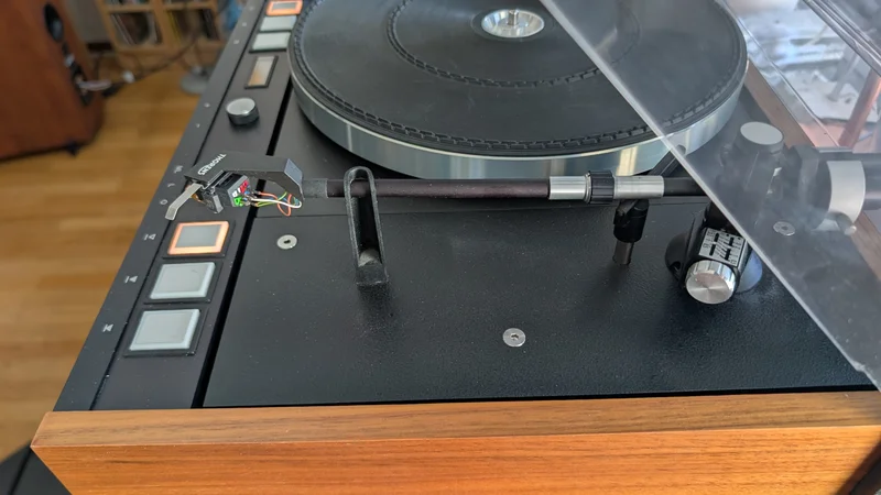 Thorens TD 126 MK lll skivspelare  - Bild 2 av 6