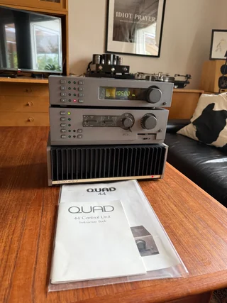 Quad 405-2 slutsteg, 44 control unit samt FM4 radio