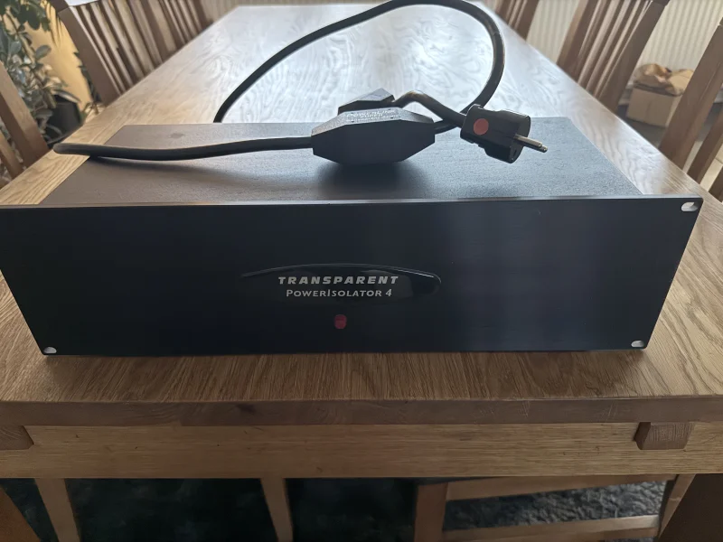 Transparent PowerIsolator 4 med Transparent powerlink super Transparent PowerIsolator 4 med Transparent powerlink super - Bild 1 av 2