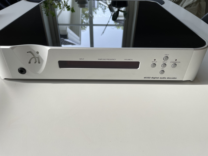 Wadia Di322 - Bild 1 av 2