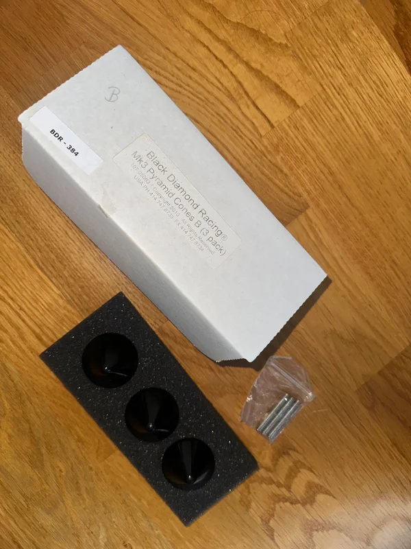 M&auml;ngder av blandade hifi tillbeh&ouml;r  - Bild 6 av 24