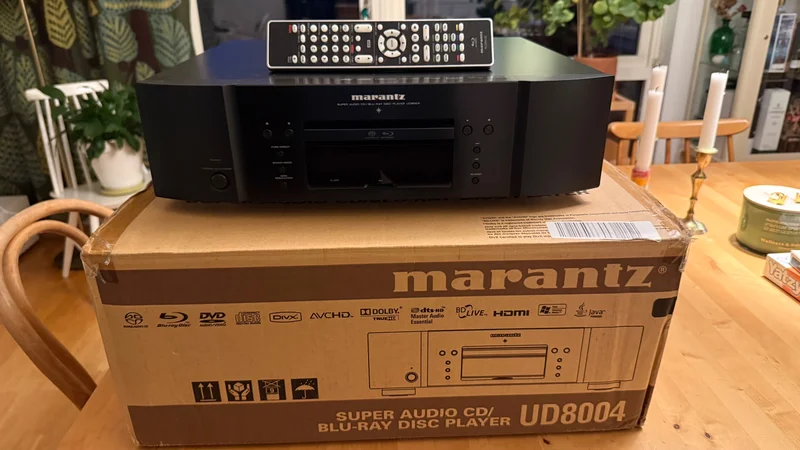 Marantz UD8004 – High-End Universal/SACD-spelare (Komplett m. originalkartong) Marantz UD8004 – High-End Universal/SACD-spelare (Komplett m. originalkartong) - Bild 1 av 3