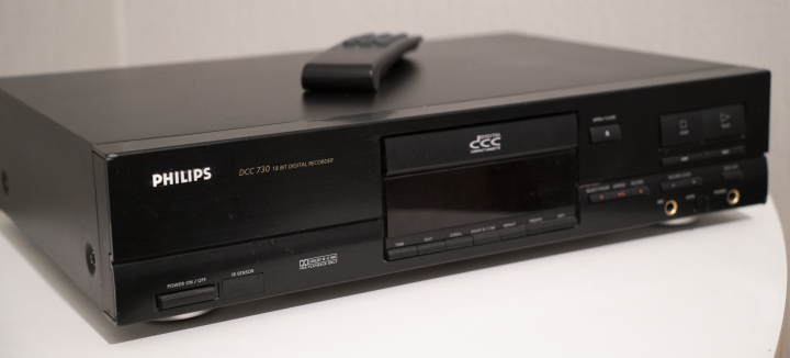 Philips DCC730 Digital Compact Cassette Recorder (1995)