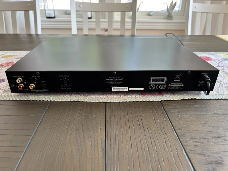 Harman Kardon HD980 i bra skick, tillverkad 2010 Harman Kardon HD980 i bra skick, tillverkad 2010 - Bild 2 av 2