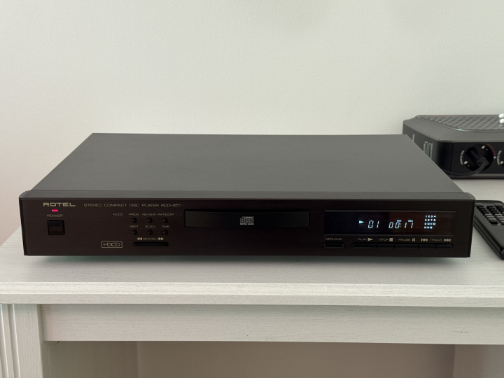 Rotel RCD-951 CD-spelare