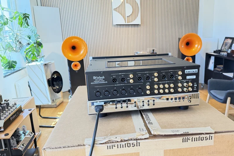 McIntosh C52 - Begagnat f&ouml;rsteg - Bild 2 av 2