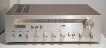 Akai AA-1020 AM/FM Stereo Receiver (1976-79)