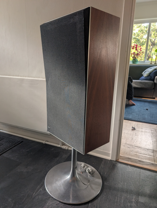 Bang Olufsen Beovox M70 med originalstativ Bang Olufsen Beovox M70 med originalstativ - Bild 2 av 3