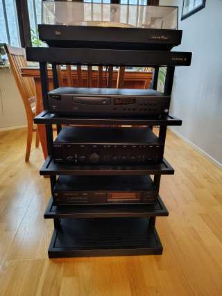 Arcam, Dual, Audiovecto med stativ och kablar 