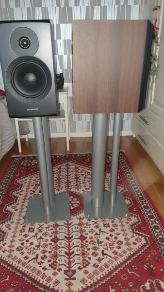Dynaudio Emit 20 med stativ Dynaudio Emit 20 med stativ - Bild 1 av 1