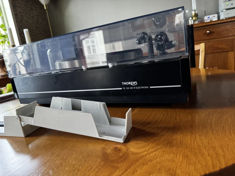 Thorens TD 126 MK III Electronic Thorens TD 126 MK III Electronic - Bild 9 av 11