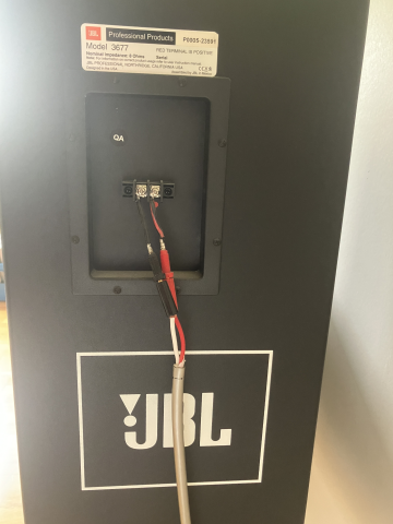 JBL 3677