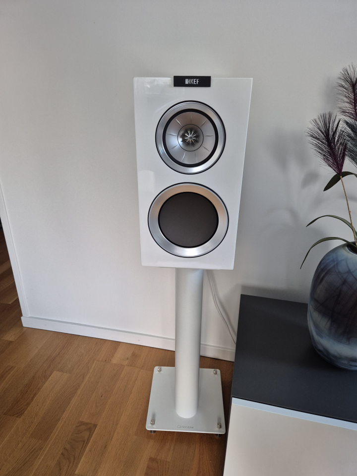 Kef R300 