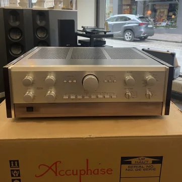 Accuphase C-200V