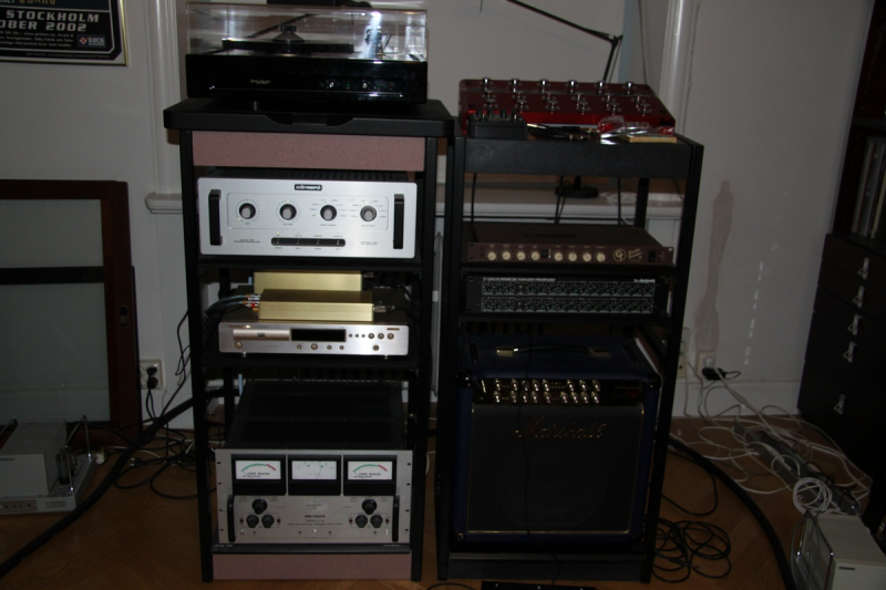 SANUS minst 115 cm hög rack KÖPES - Bild 1 av 2