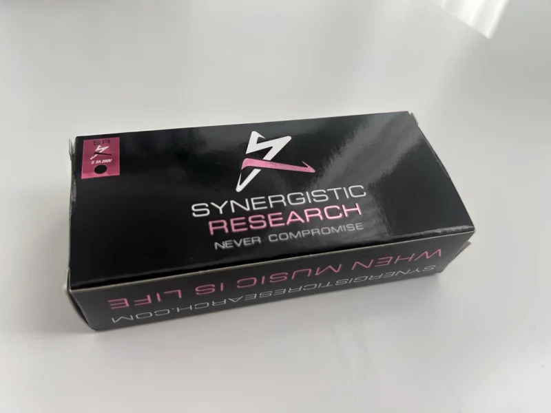 Synergistic Research Pink 2A s&auml;kring - Bild 2 av 2