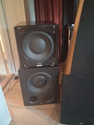 4 styck subwoofrar säljes