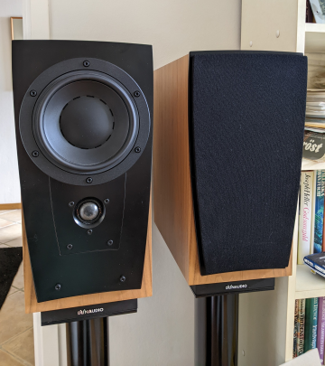 Dynaudio Contour S 1.4 LE (valnöt) inklusive stativ