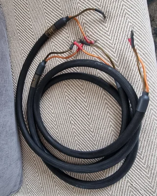 Högtalarkablar/XLR/AES. Hi-End.