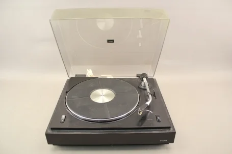 Skivspelare Pro-Ject Sonab Skivspelare Pro-Ject Sonab - Bild 1 av 2