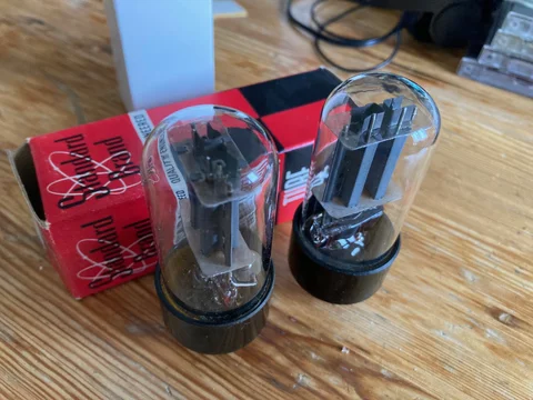Nevz 6SN7GT (6H8C/6N8S) NOS