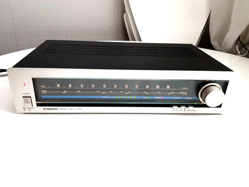 Pioneer TX-520L Stereo Tuner Pioneer TX-520L Stereo Tuner - Bild 1 av 9
