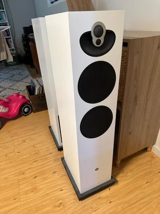 Linn Majik 140 