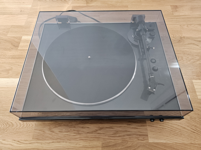 Denon DP-300F helautomatisk skivspelare (MM, inbyggt RIAA) Denon DP-300F helautomatisk skivspelare (MM, inbyggt RIAA) - Bild 2 av 2