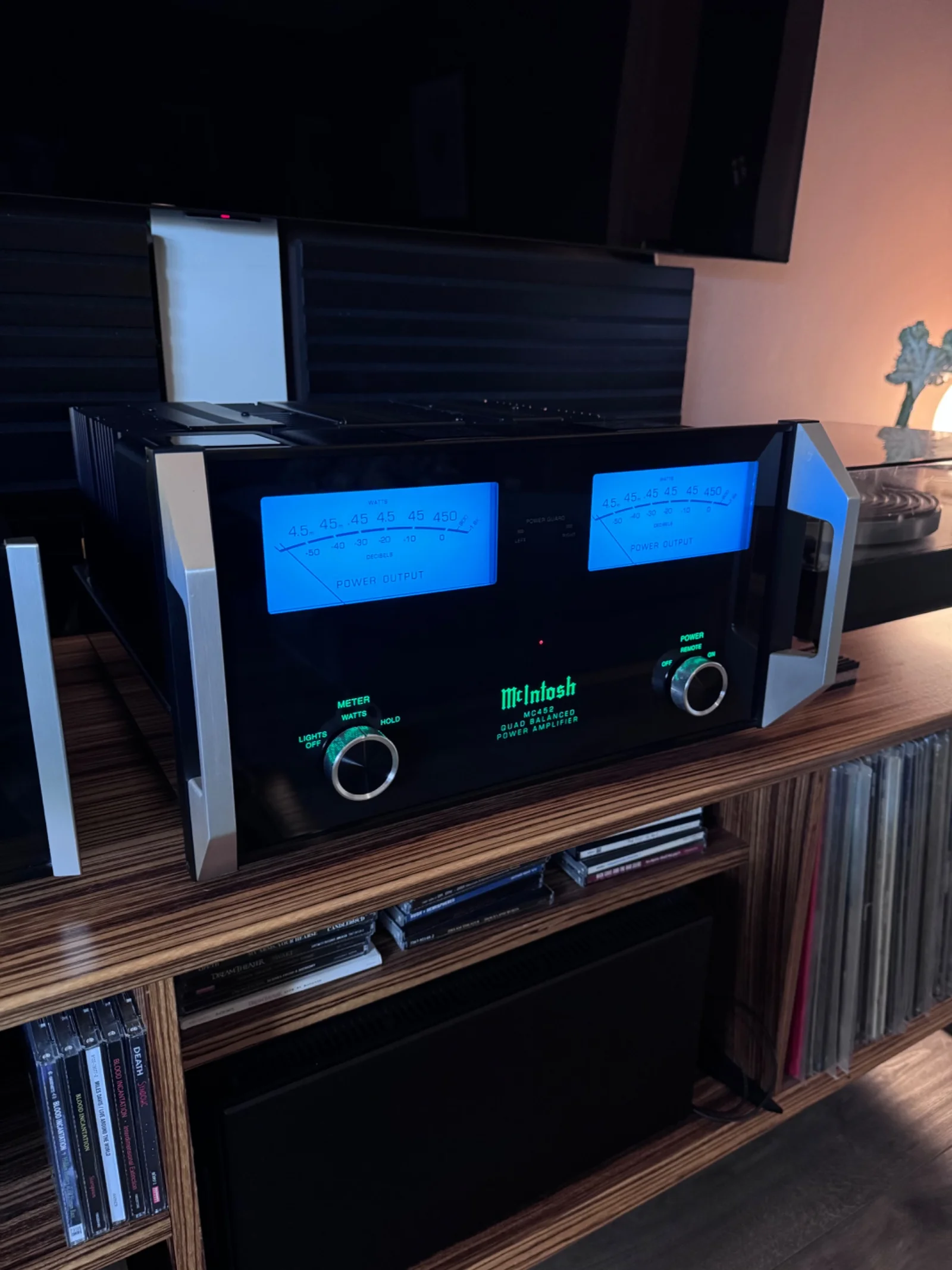 Mcintosh C2300 forforsterker sammen med MC452 effekt - Bild 4 av 10