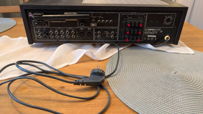 Yamaha CR-1020 Yamaha CR-1020 - Bild 8 av 14