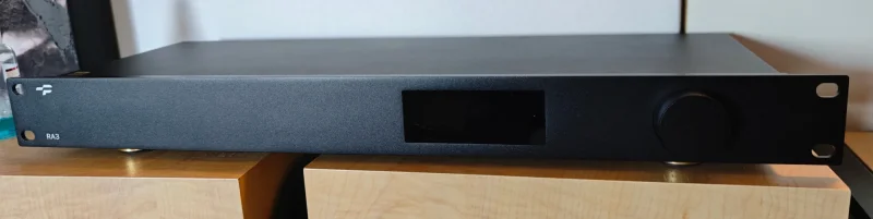 TP RA3 (Topping) balanserad f&ouml;rst&auml;rkare i nyskick, inkl fj&auml;rr - Bild 3 av 6