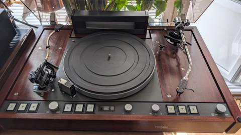 Thorens TD226 skivspelare