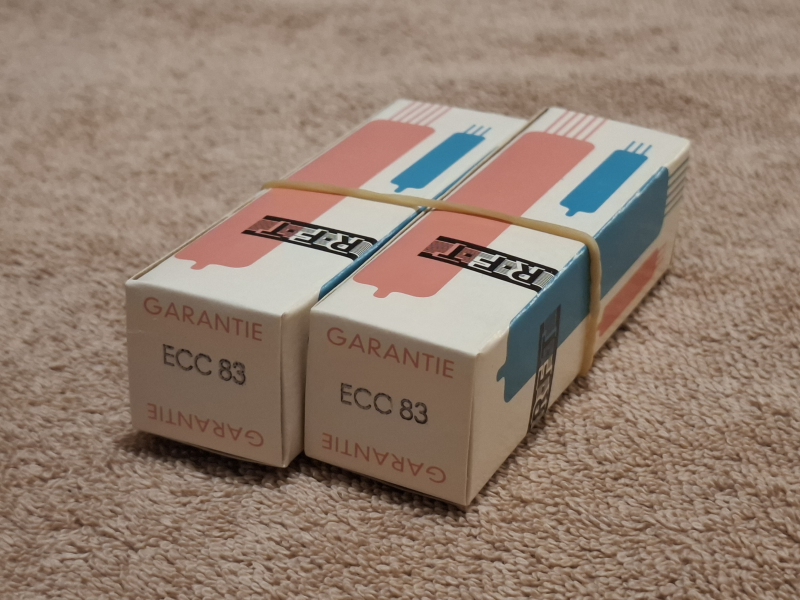 ECC83 (12AX7) RFT (Östtyskland) NOS 70 tal Radiorör ECC83 (12AX7) RFT (Östtyskland) NOS 70 tal Radiorör - Bild 2 av 6