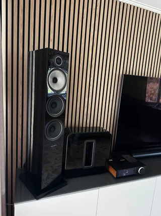 Bowers & Wilkins 704 s2