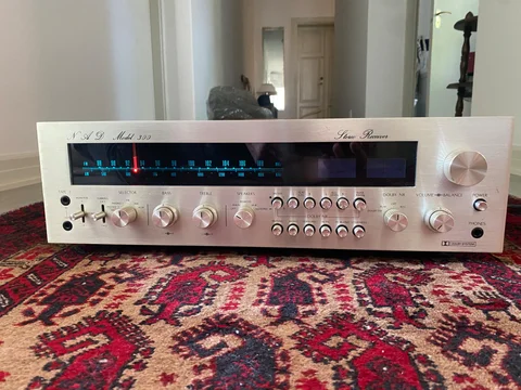 NAD Model 300