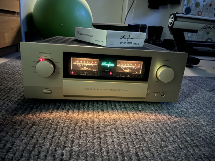 Accuphase E460