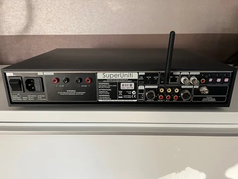 Naim Superuniti