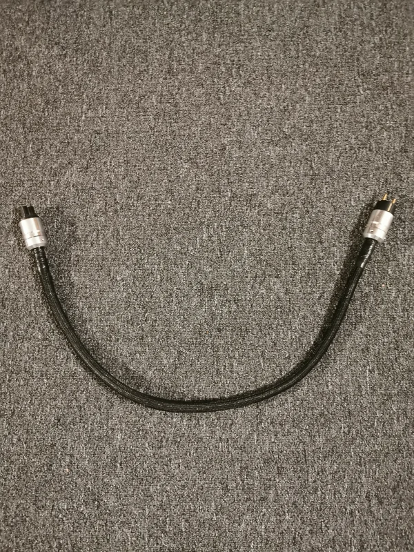 Oyaide strömkablar Oyaide strömkablar - Bild 2 av 3