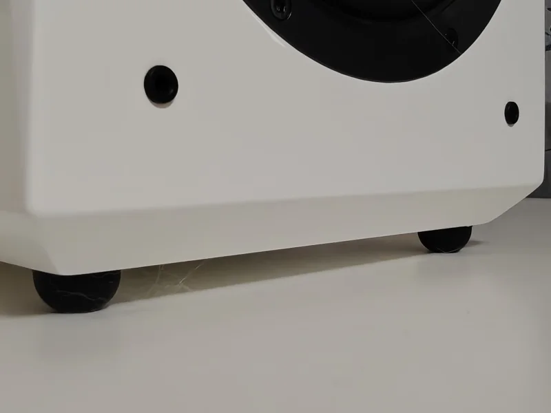 SVS Ultra Bookshelf vit pianolack  - Bild 5 av 7