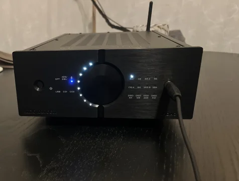 Audio Analogue AADAC (svart) &ndash; fullt balanserad high-end DAC med Bluetooth-tillval