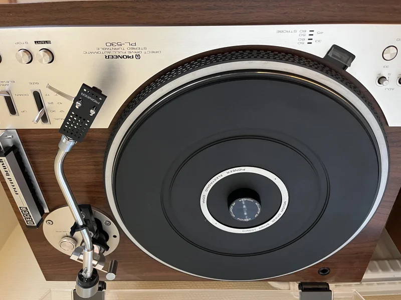 Anl&auml;ggning fr&aring;n Pioneer - skivspelare, receiver, h&ouml;gtalare - Bild 5 av 11