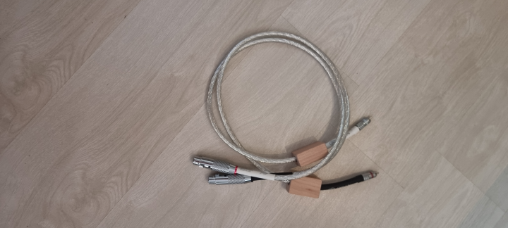 Kinesiska Hi-End kablar.