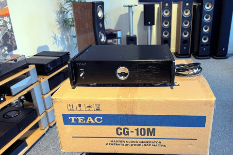 TEAC CG-10M Master Clock - Beg TEAC CG-10M Master Clock - Beg