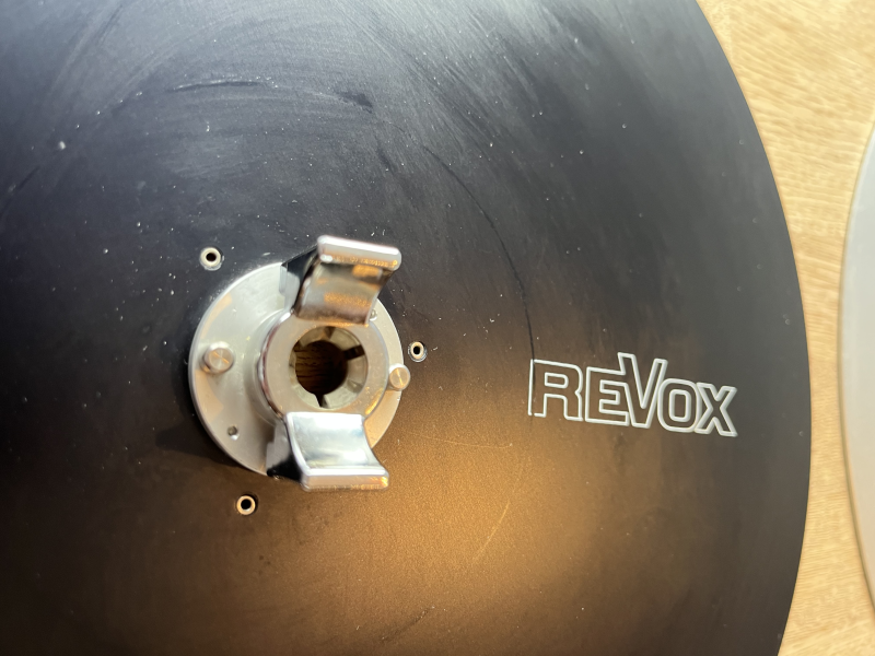 Revox AEG nab studio rullband-hållare - svart + alu tallrik Revox AEG nab studio rullband-hållare - svart + alu tallrik - Bild 2 av 3