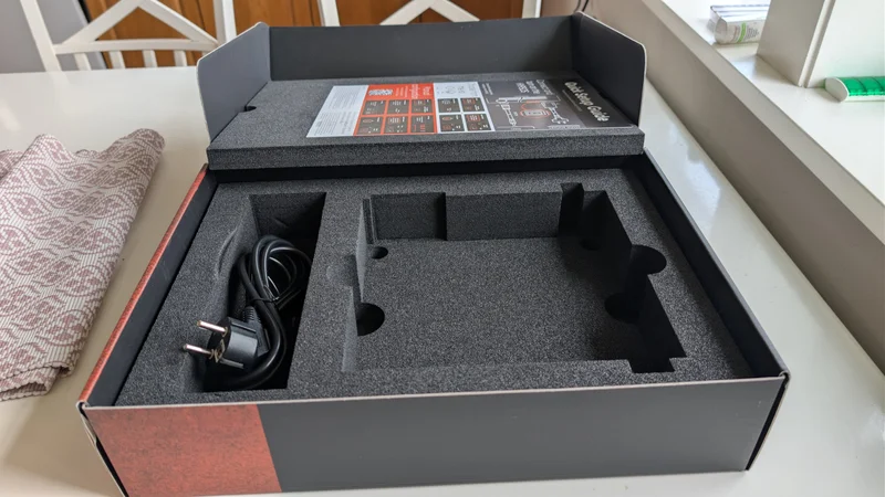 Ferrum Hypsos psu med powersplitter+ DC kablar  - Bild 3 av 4