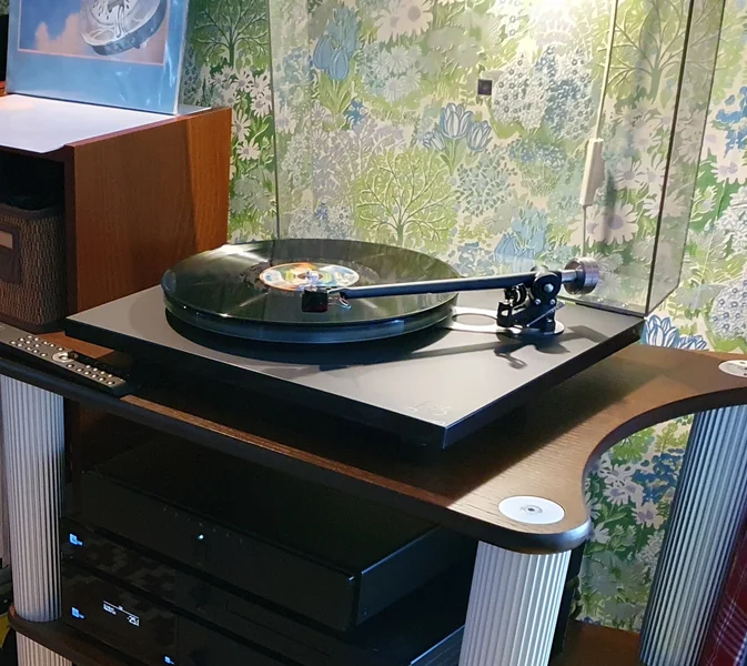 Rega Planar 6, utan pickup - Bild 1 av 1