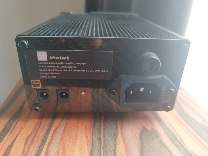 AfterDark. Black Modernize LPS x GIESEMANN OCXO 10M Edition 12vcd/2amp - Kuva 2 / 3