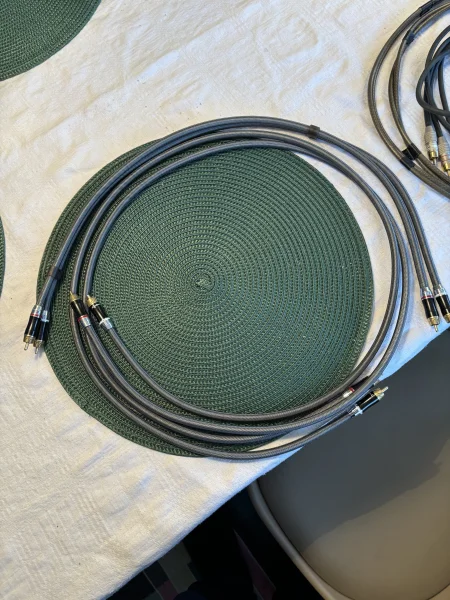 RCA signalkablar - Bild 1 av 2